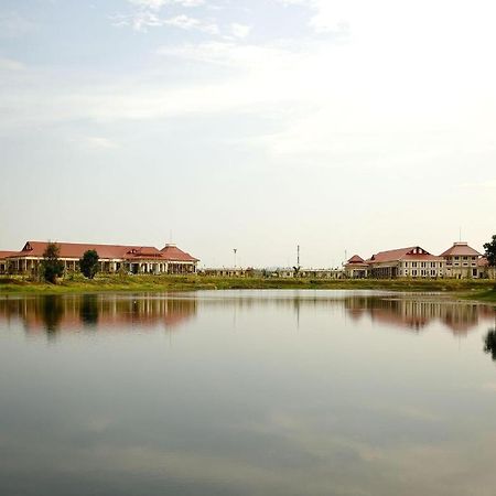 Horizon Lake View Resort Naypyidaw Kültér fotó